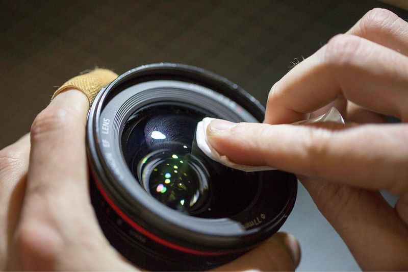 Repair the Camera Lens Scratch with Vaseline
